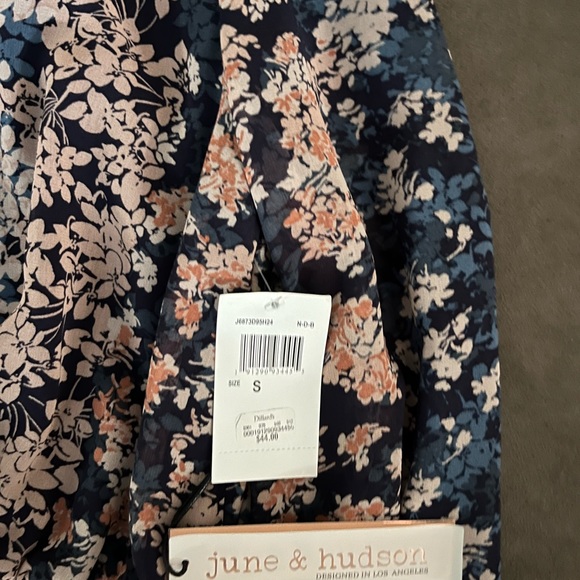 Size S multi colored floral blouse. - Picture 2 of 4